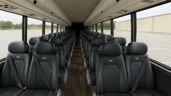 middletown 28 passenger minibus